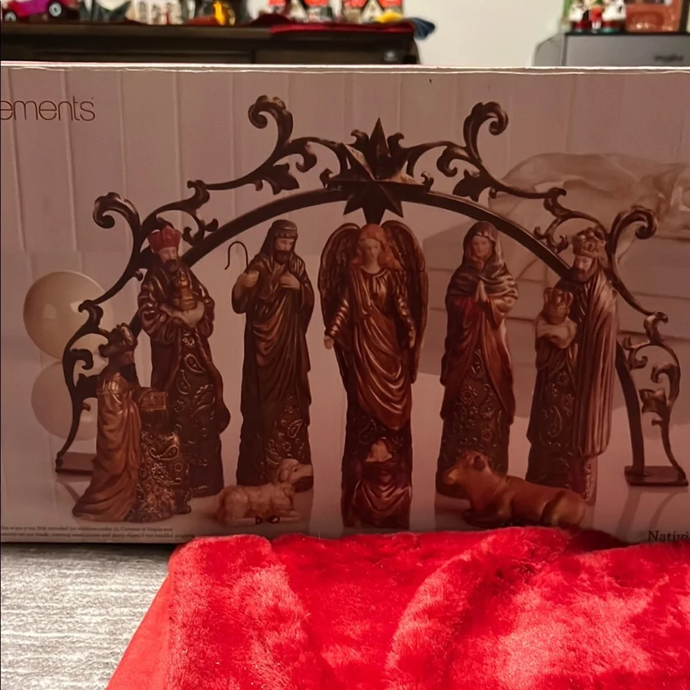 Elements Nativity Scene Set - Picture 1 of 4
